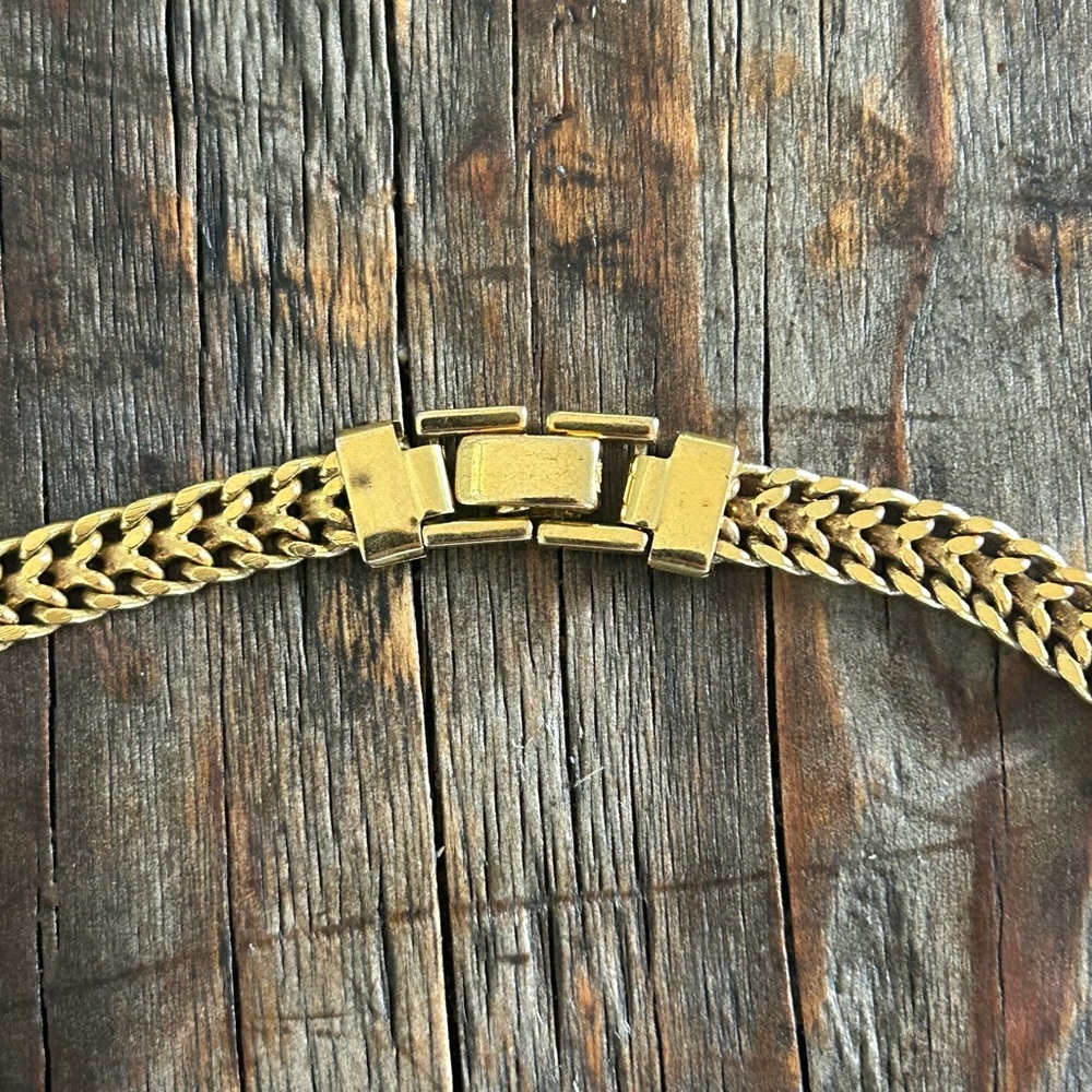 1928 Cameo Gold Tone Necklace - Picture 8 of 9